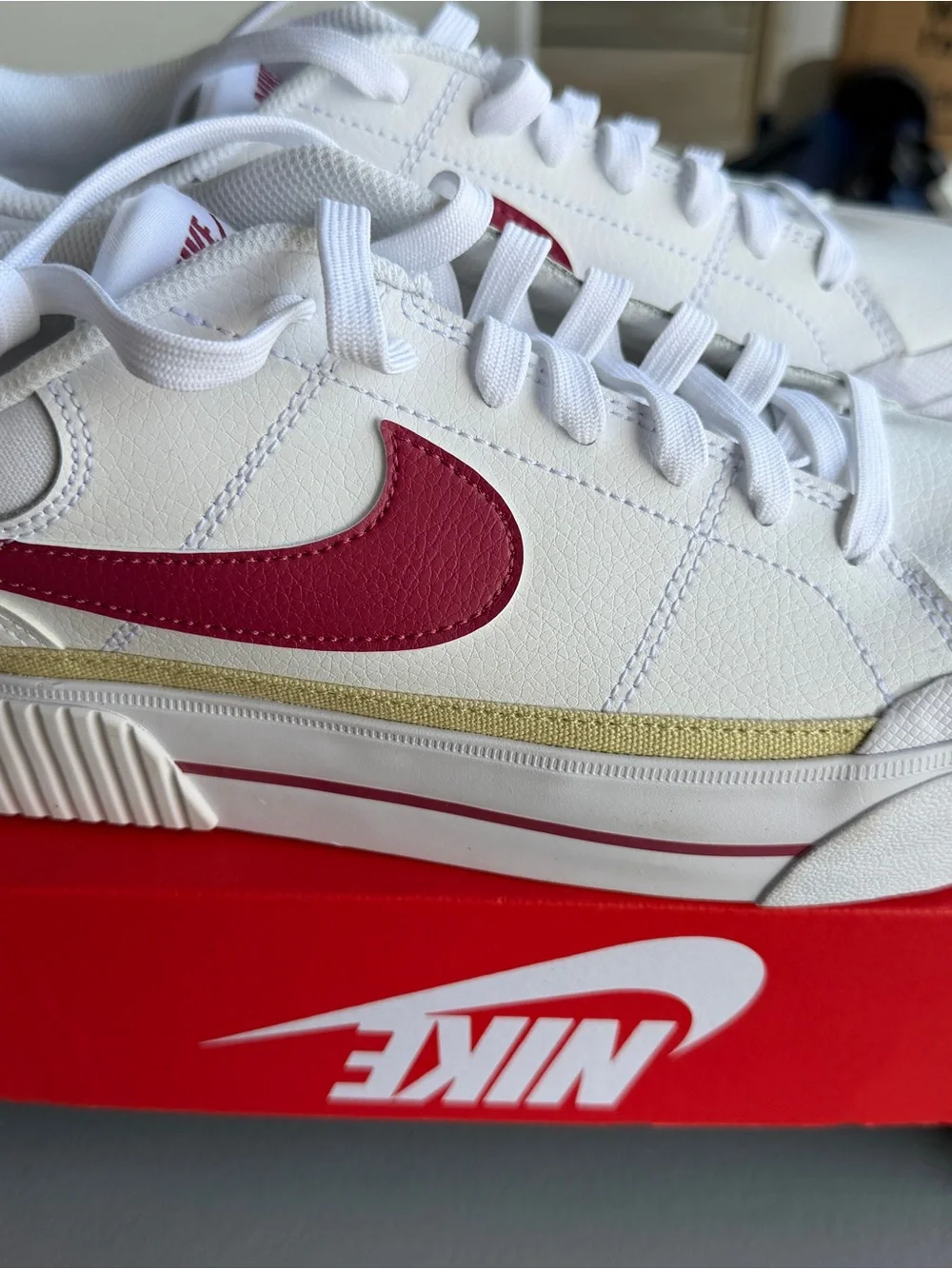 NEW Nike Women's 10 court Legacy Lift White Sneakers with red Swoosh Gold Trim